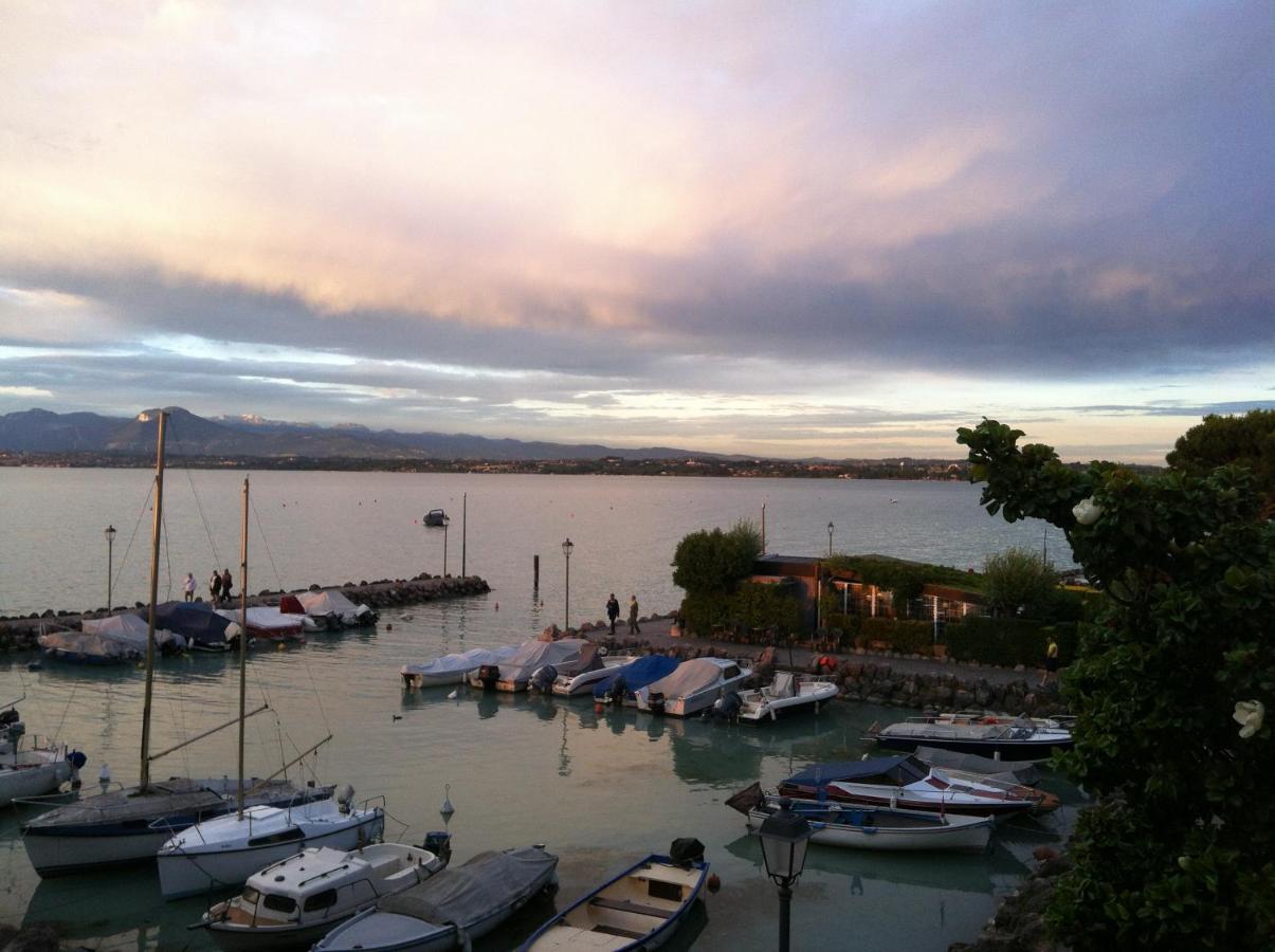 Casa Caterina Lake View Holidays Apartments Peschiera del Garda Exterior photo