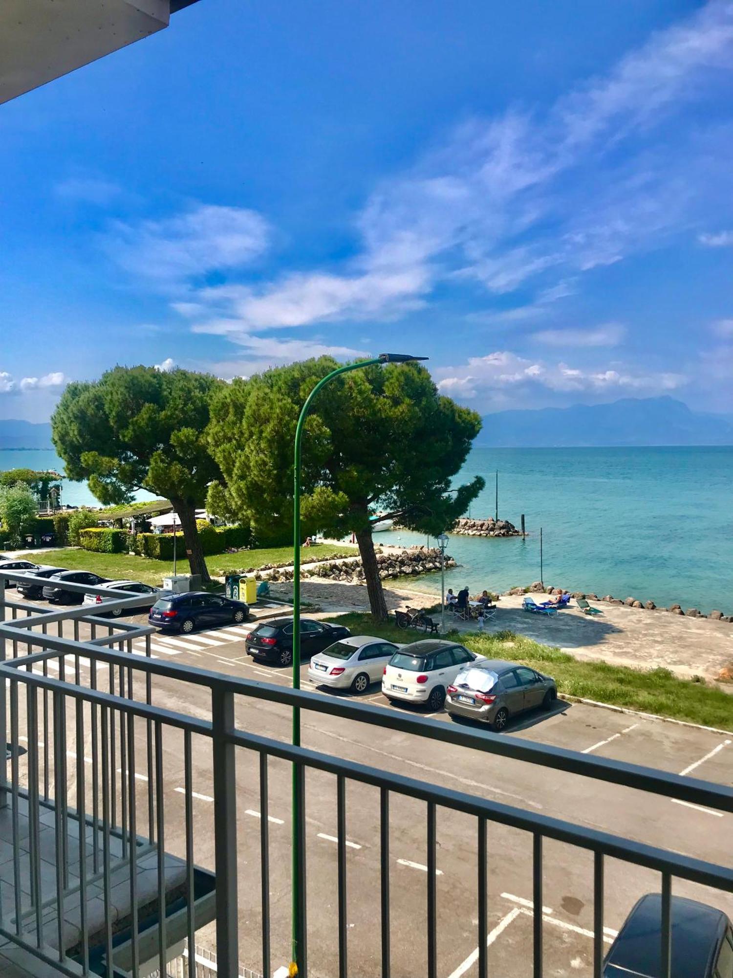 Casa Caterina Lake View Holidays Apartments Peschiera del Garda Exterior photo