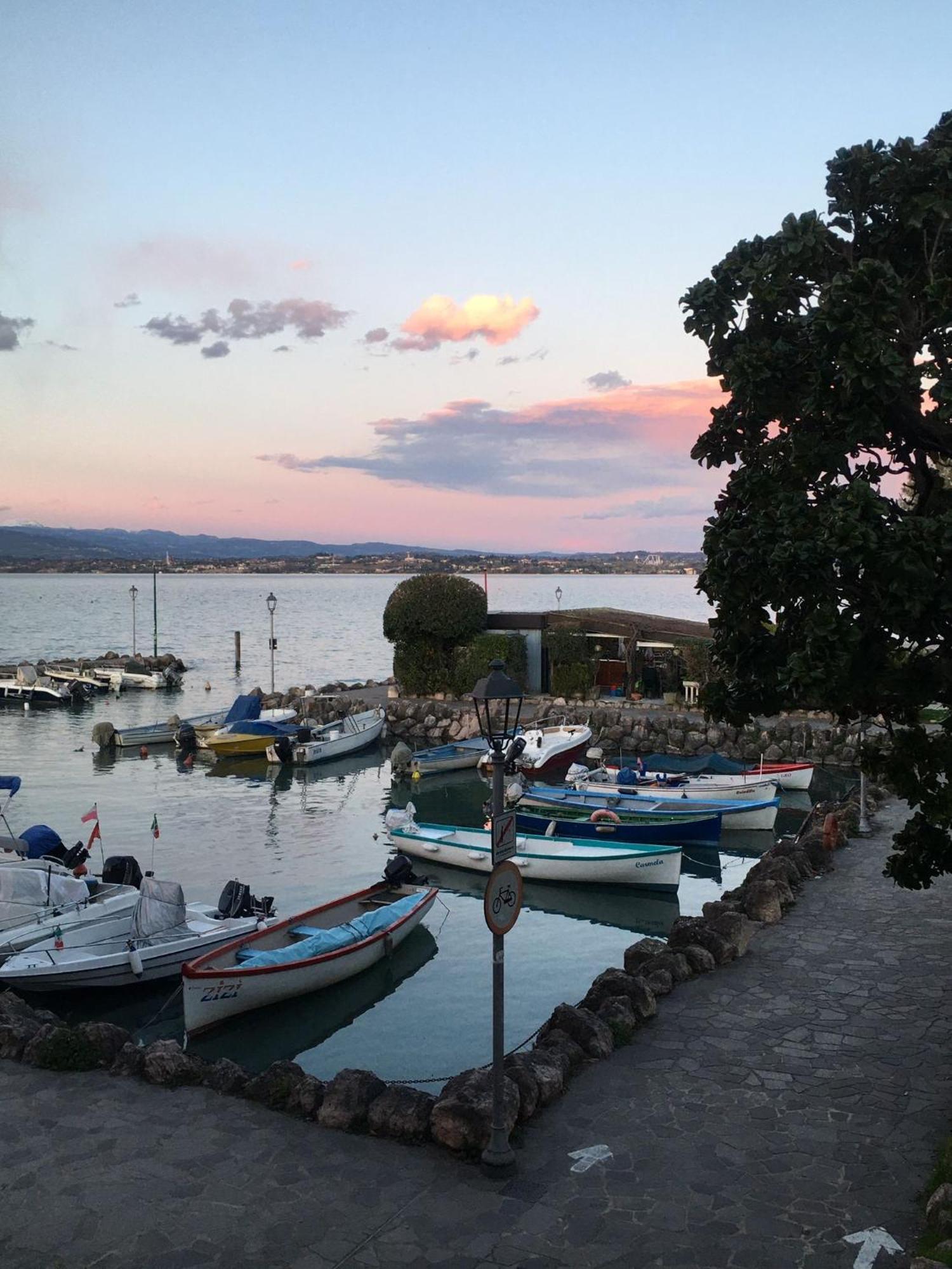 Casa Caterina Lake View Holidays Apartments Peschiera del Garda Exterior photo